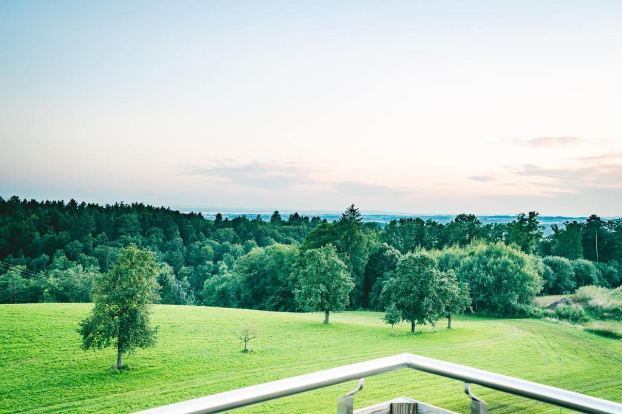 Gut Huegle Erlebnishof & Spa ラーベンスブルク エクステリア 写真